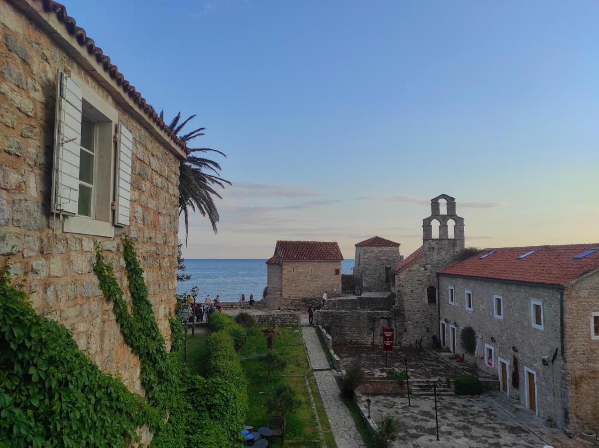 Freedom Hostel Budva Bagian luar foto