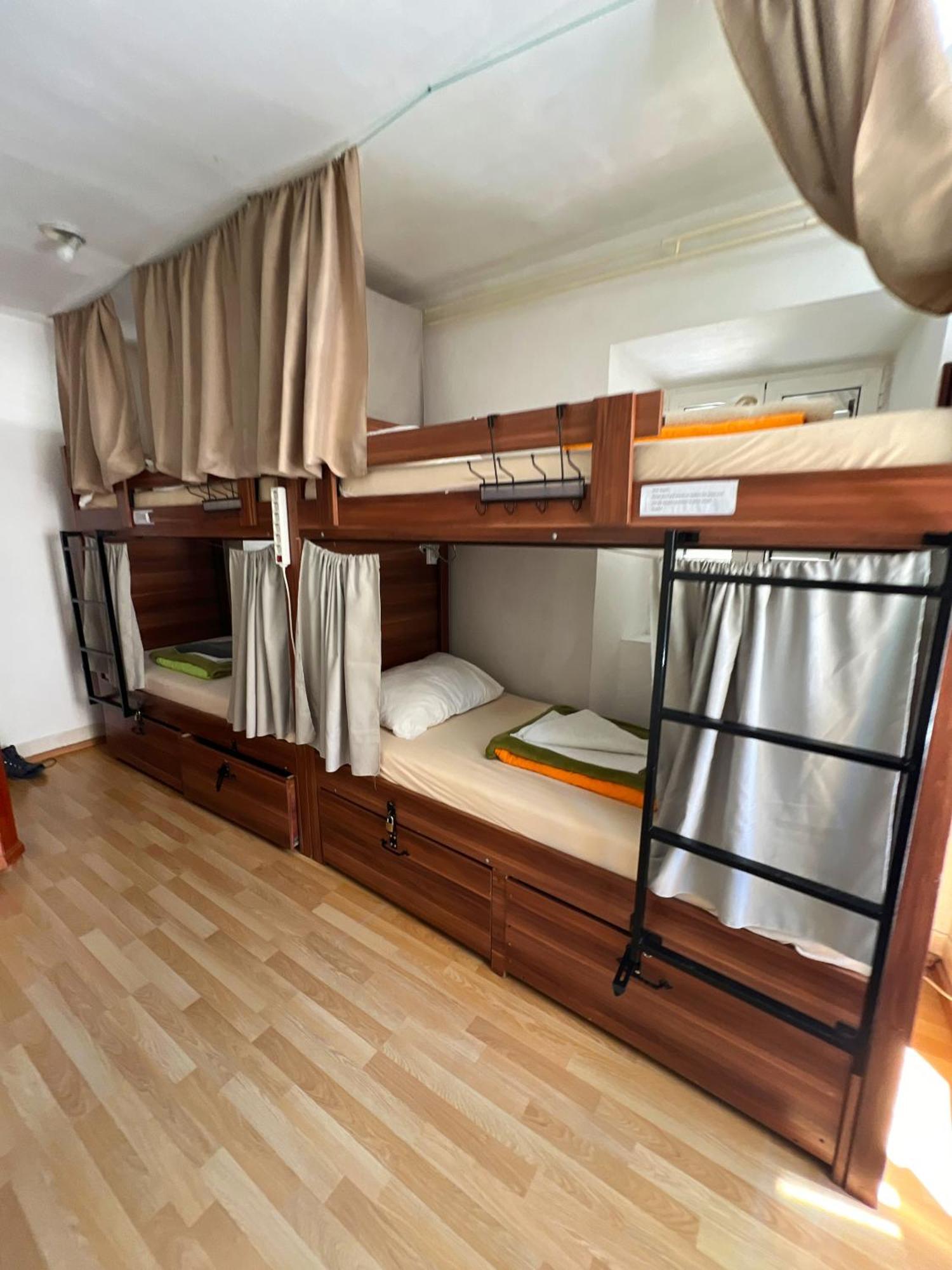 Freedom Hostel Budva Bagian luar foto